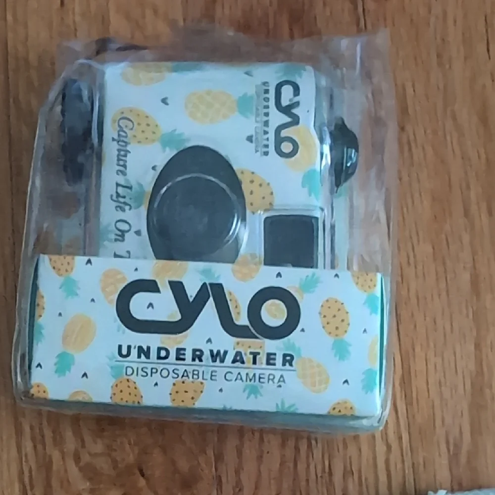 CYLO Underwater Disposable Camera - Pineapple Design